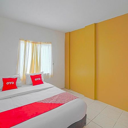 OYO 90637 Rumah Ni Karo Medan Bagian luar foto